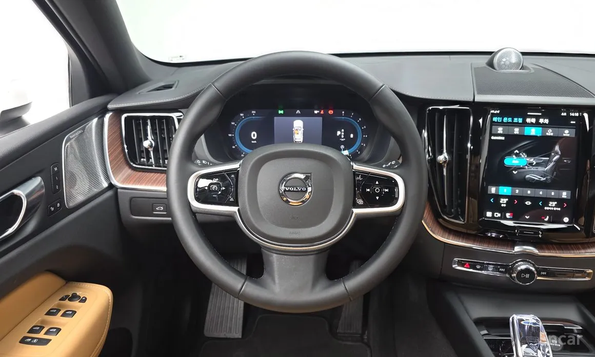 Фото 13 - Volvo XC60