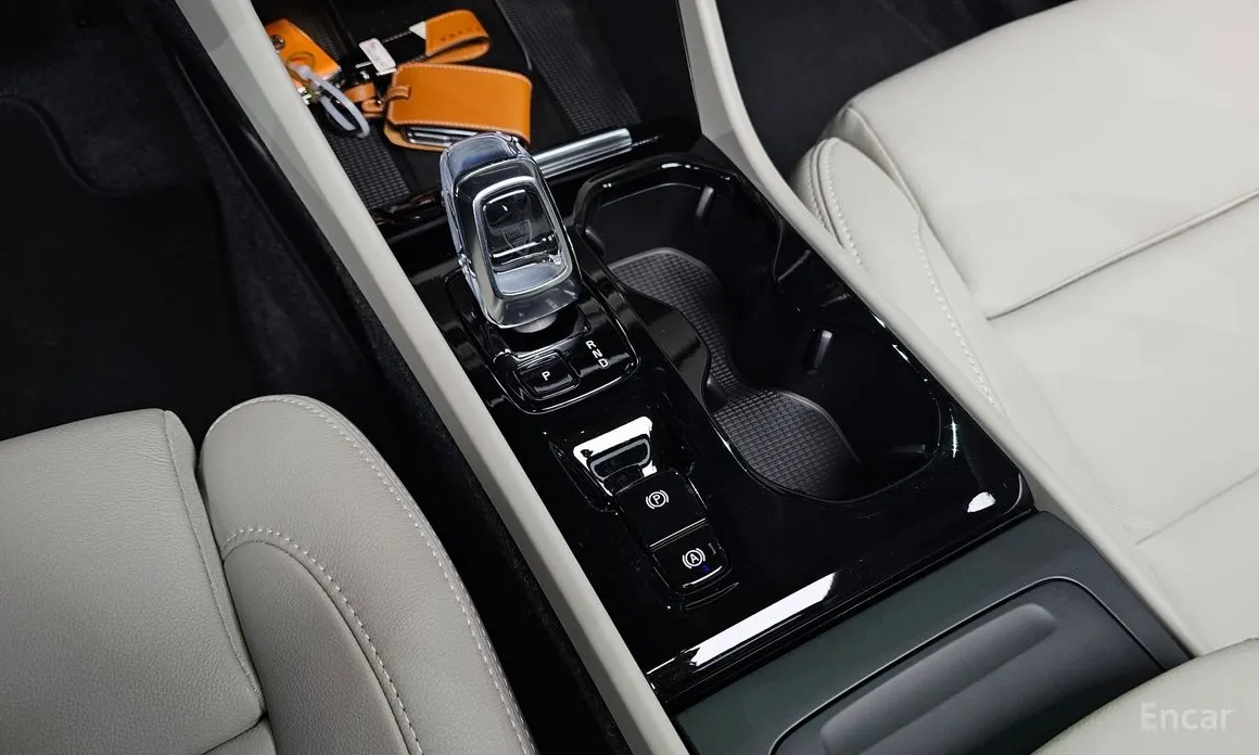 Фото 9 - Volvo XC40