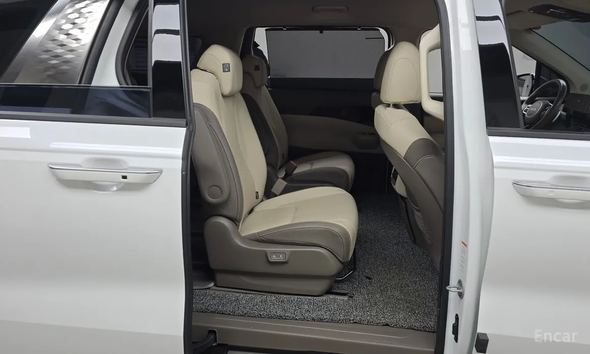 Фото 12 - Kia Carnival