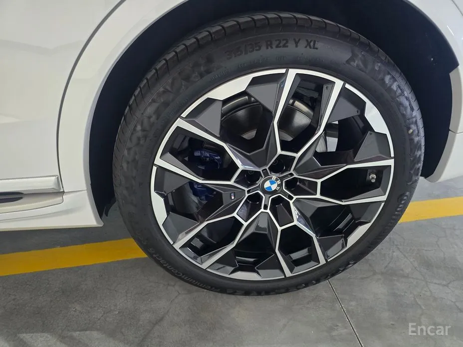 Фото 15 - BMW X7