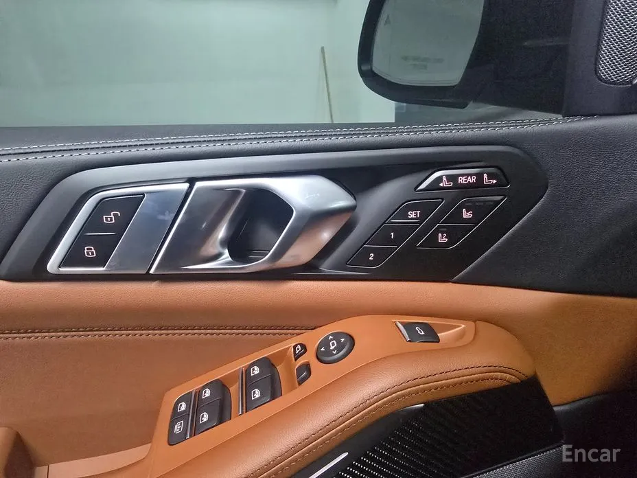 Фото 17 - BMW X7