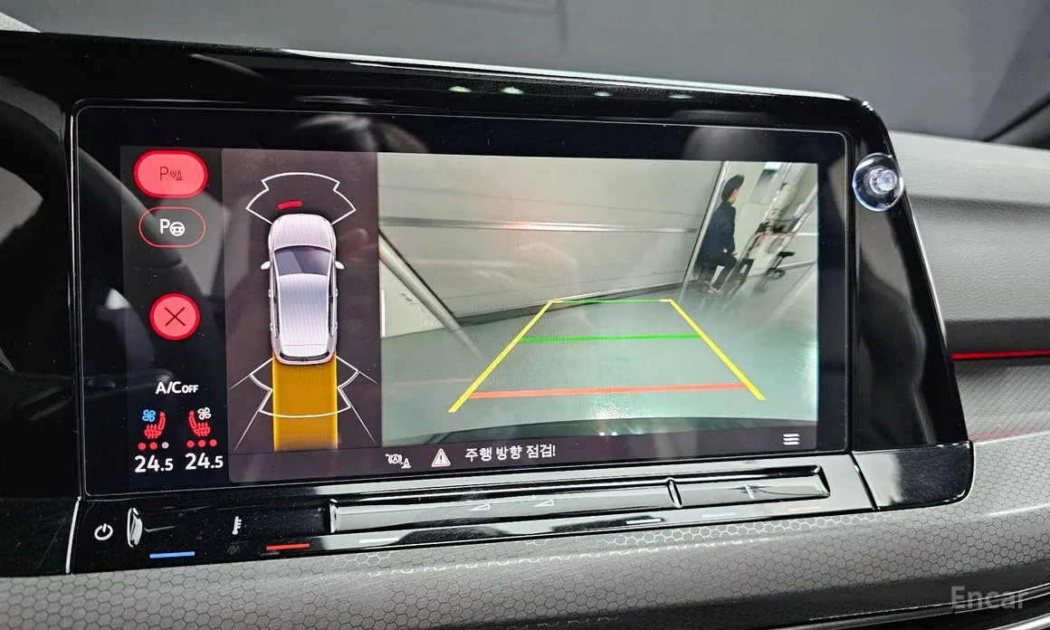 Фото 16 - Volkswagen Golf