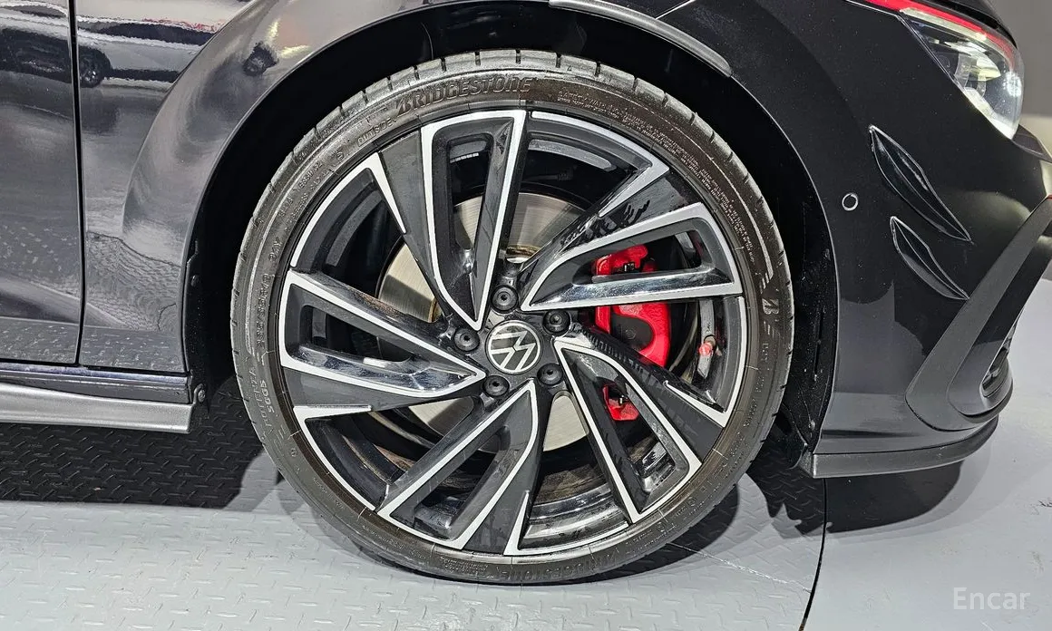 Фото 5 - Volkswagen Golf