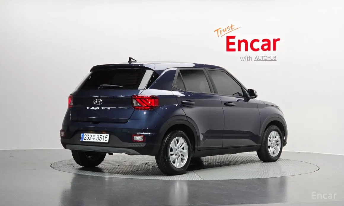 Фото 2 - Hyundai Venue