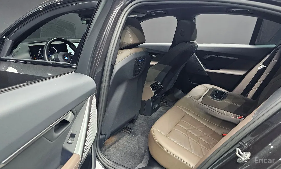 Фото 17 - BMW 5 Series