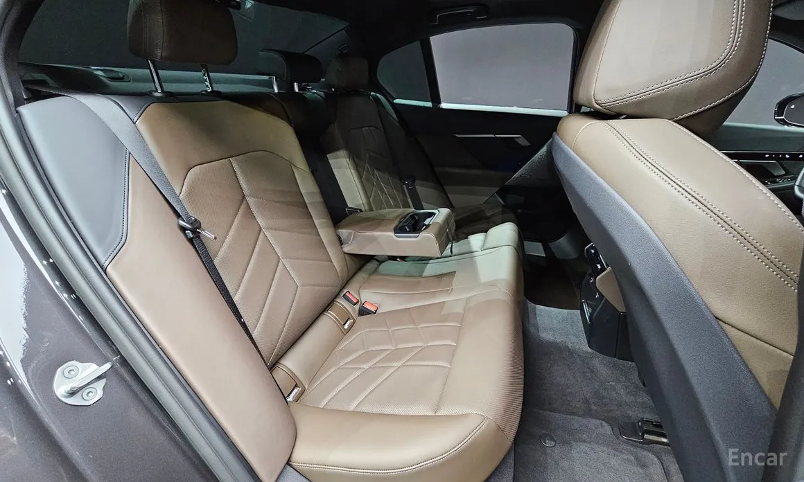 Фото 19 - BMW 5 Series