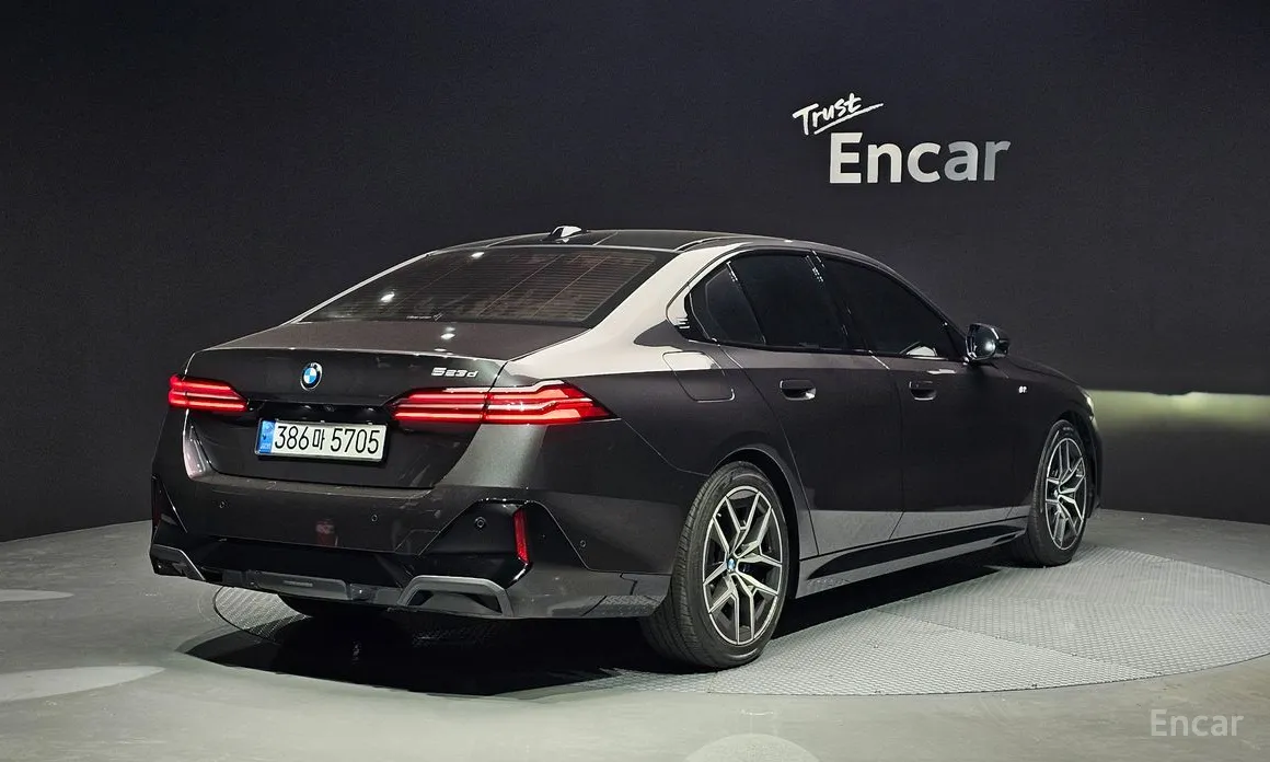 Фото 2 - BMW 5 Series