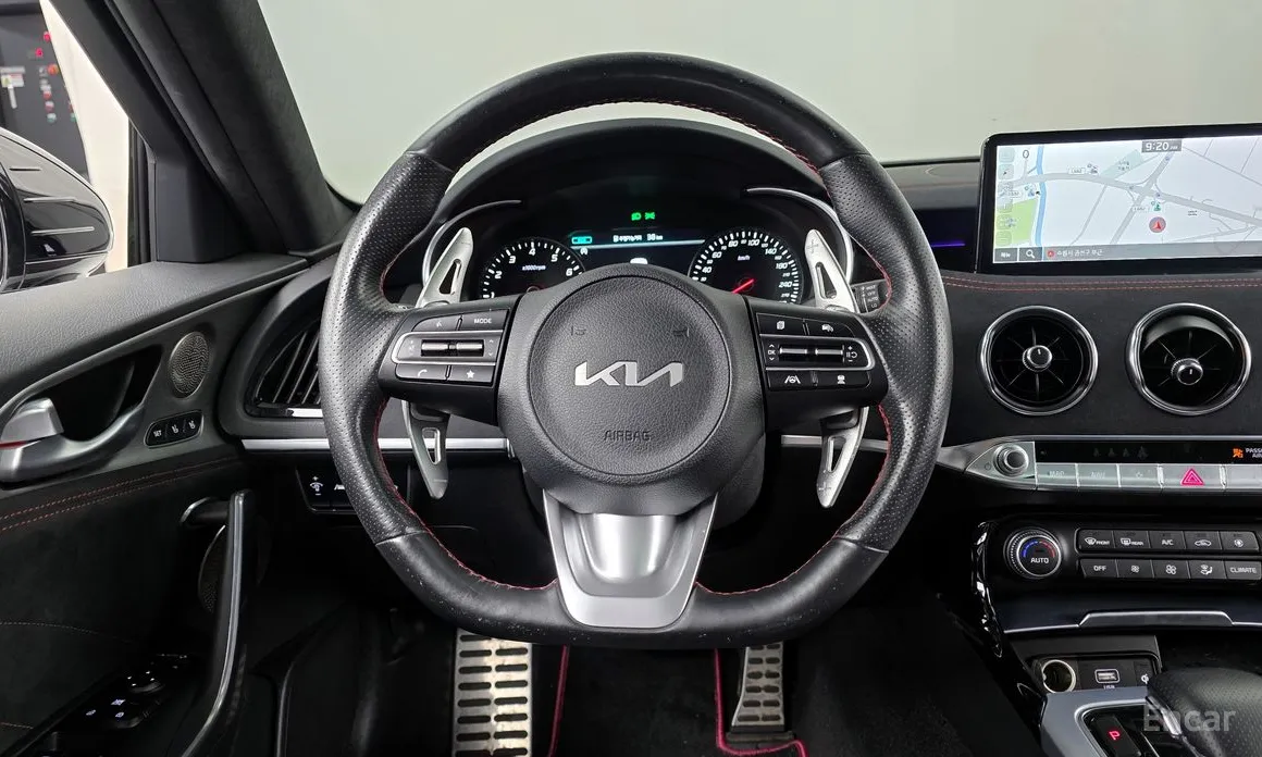 Фото 13 - Kia Stinger