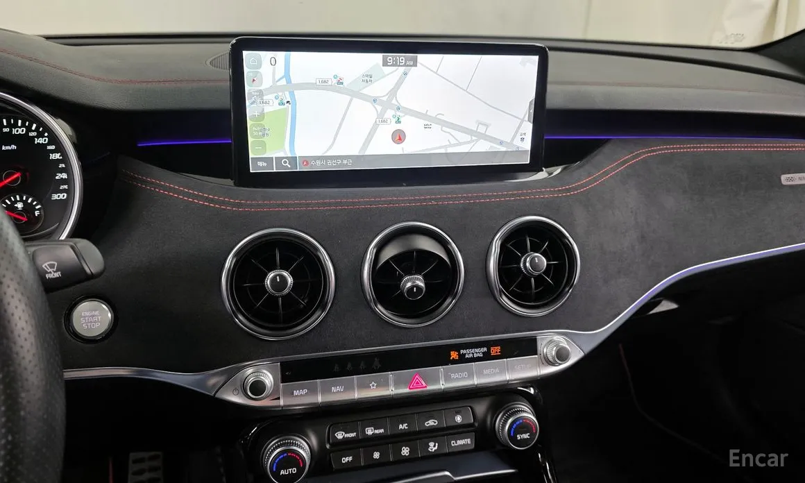 Фото 14 - Kia Stinger