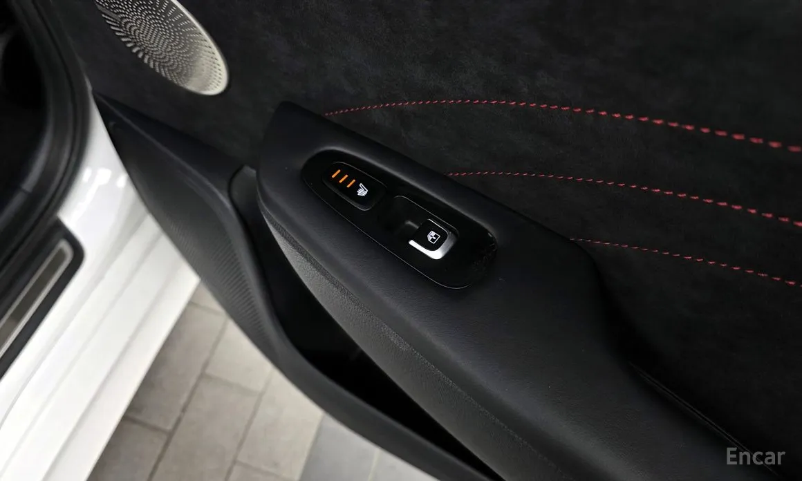 Фото 18 - Kia Stinger