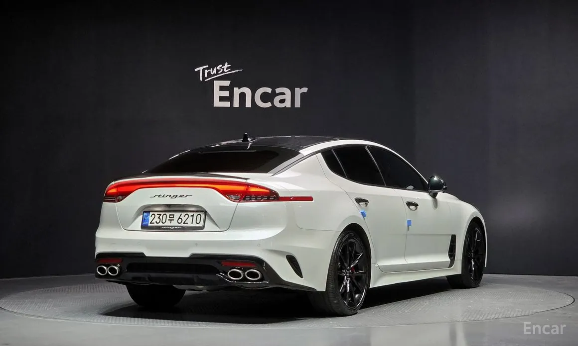 Фото 2 - Kia Stinger