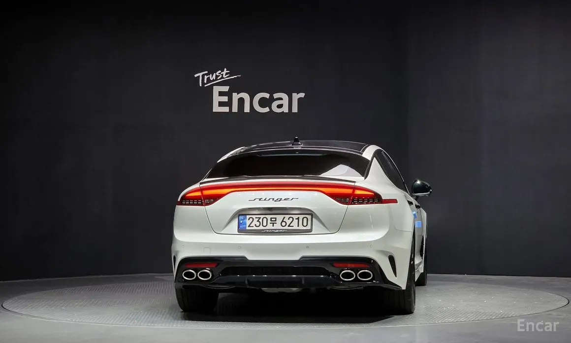 Фото 4 - Kia Stinger