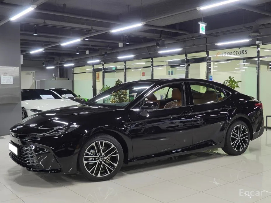 Фото 3 - Toyota Camry