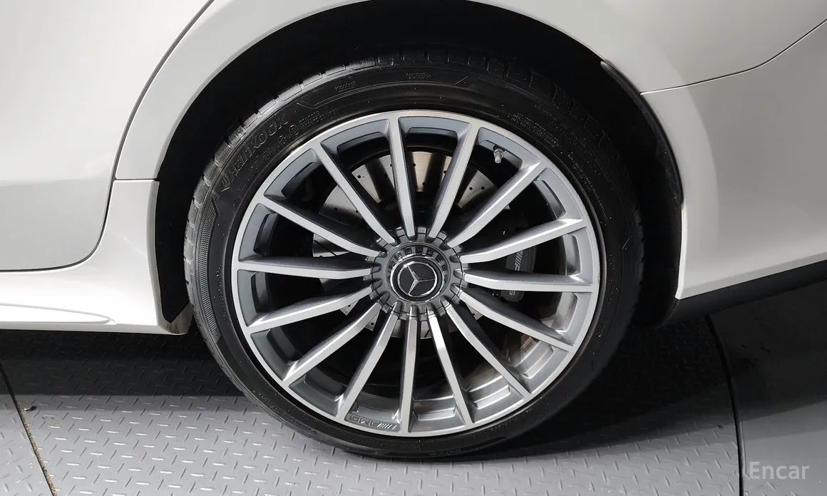 Фото 5 - Mercedes-Benz AMG GT