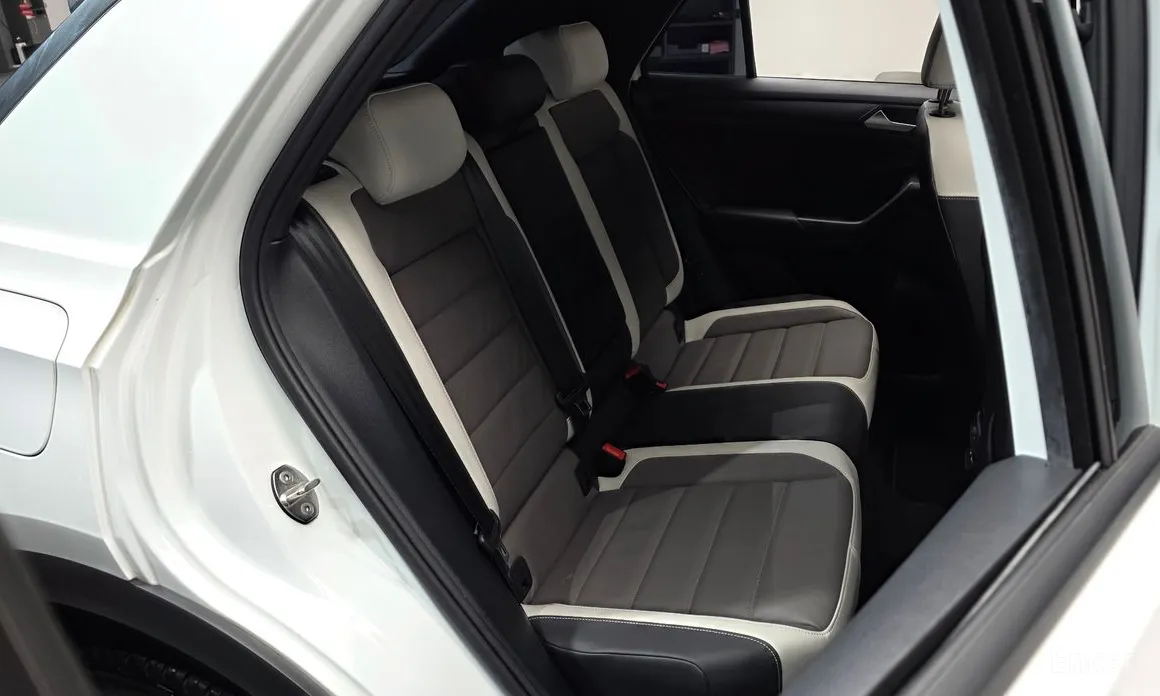 Фото 11 - Volkswagen T-Roc