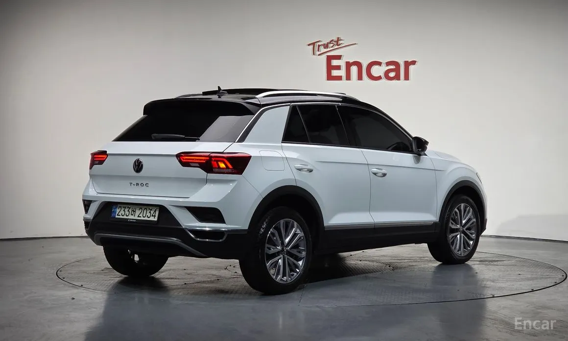 Фото 2 - Volkswagen T-Roc