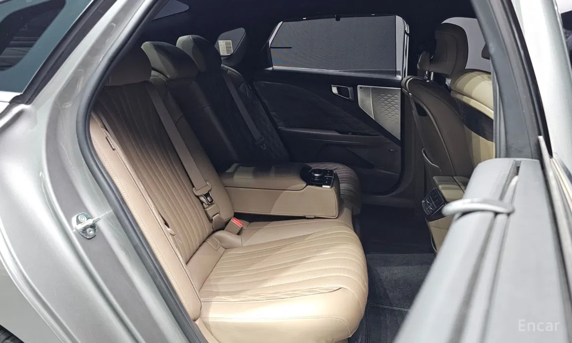 Photo 12 - Kia K8