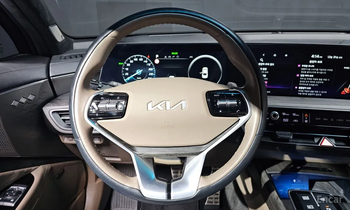 Photo 14 - Kia K8
