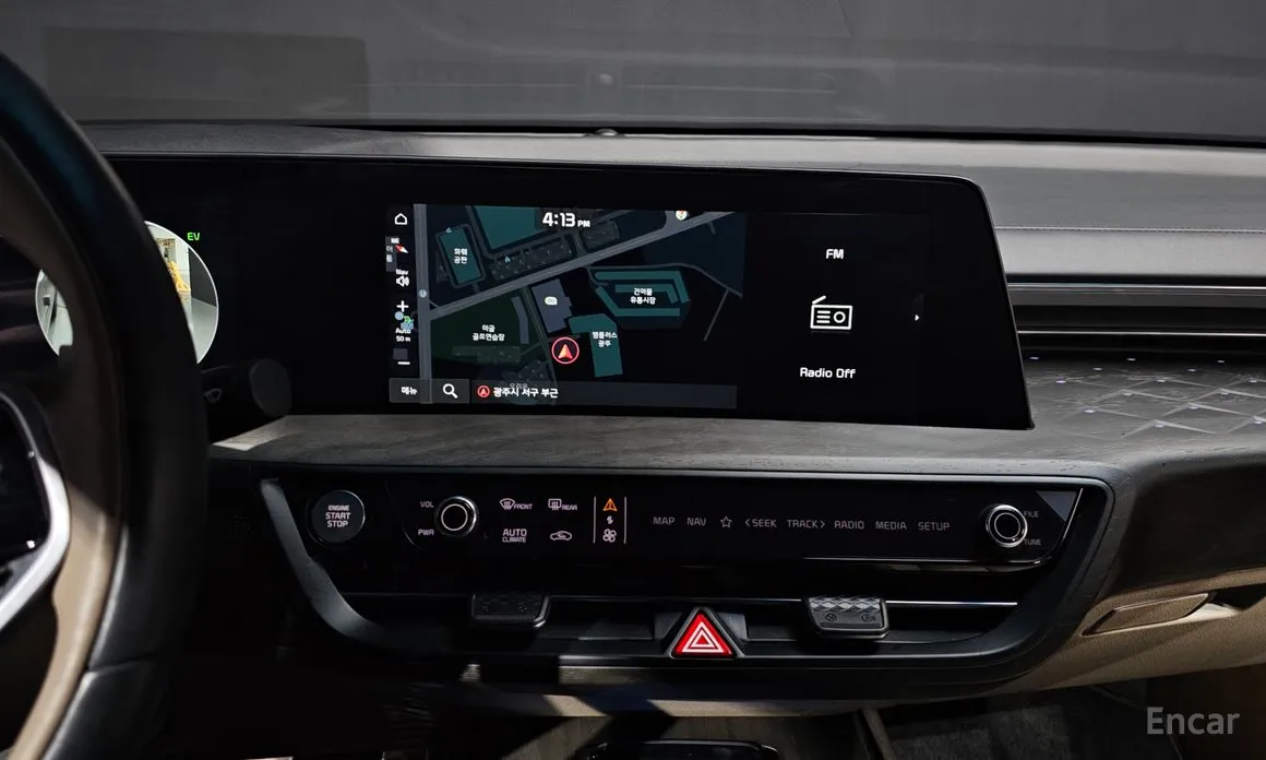 Photo 15 - Kia K8