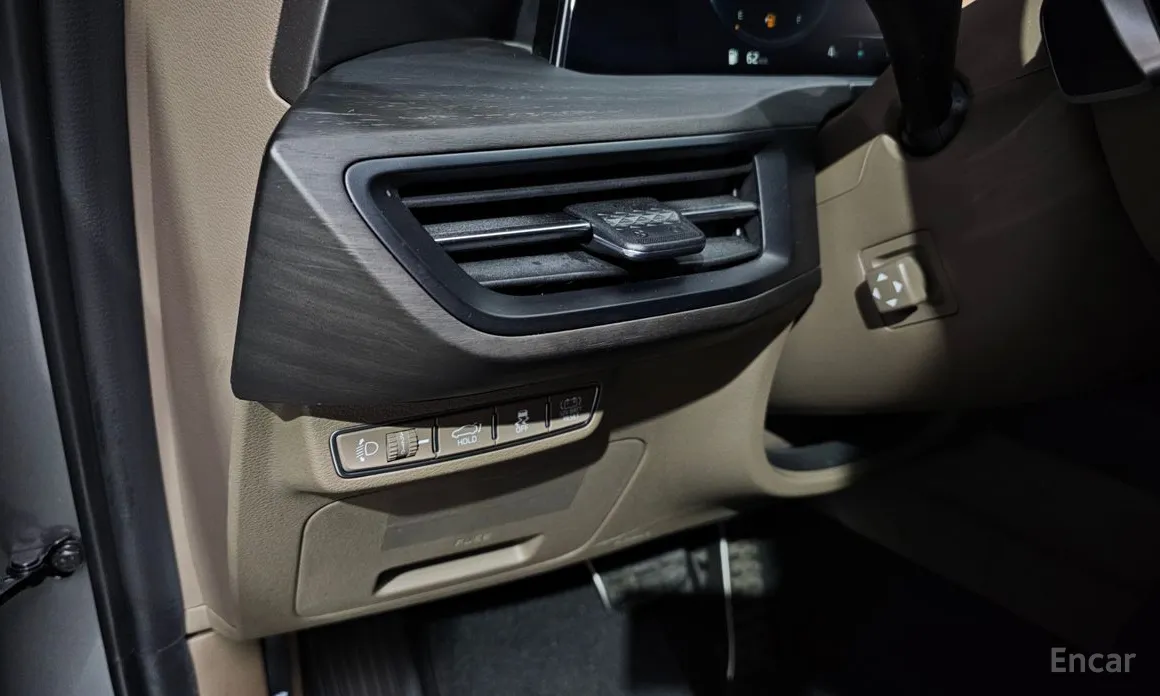 Photo 19 - Kia K8