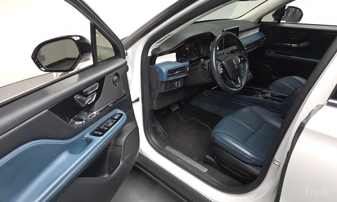 Фото 12 - Lincoln Corsair