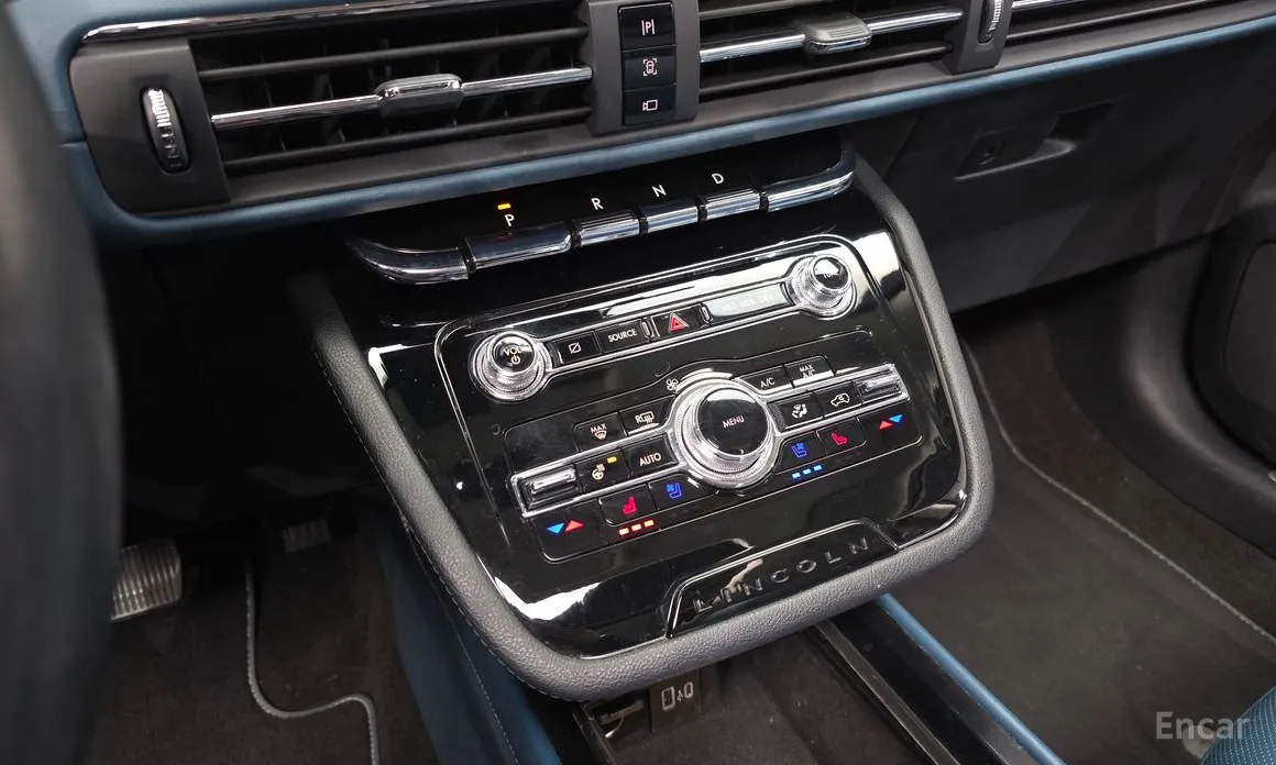 Фото 16 - Lincoln Corsair