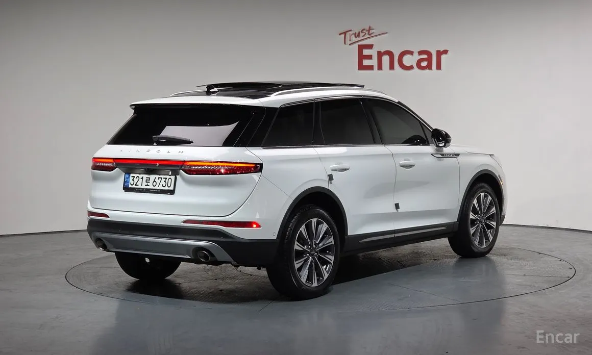 Фото 2 - Lincoln Corsair