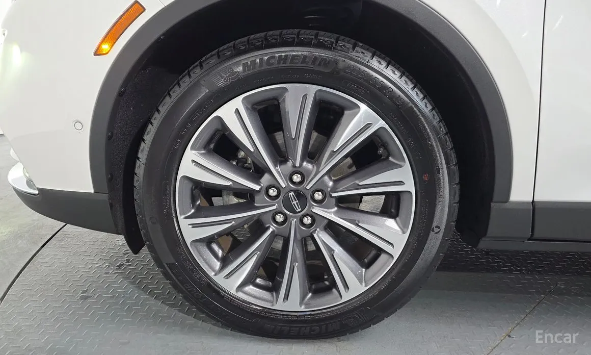 Фото 5 - Lincoln Corsair