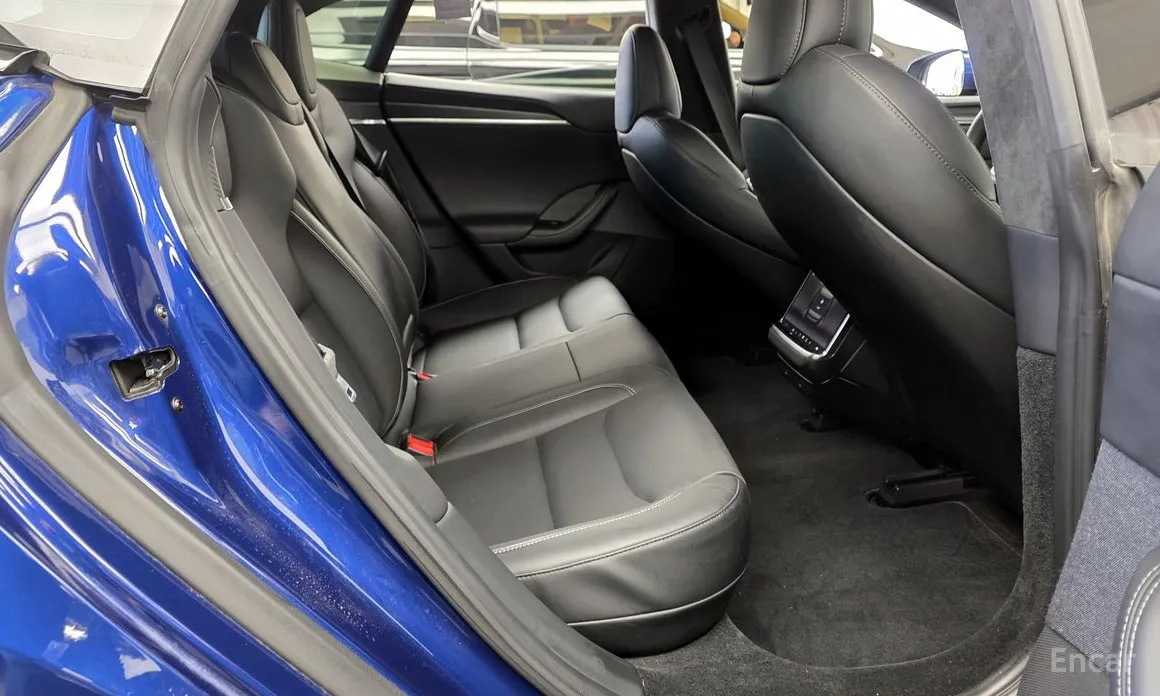 Фото 12 - Tesla Model S