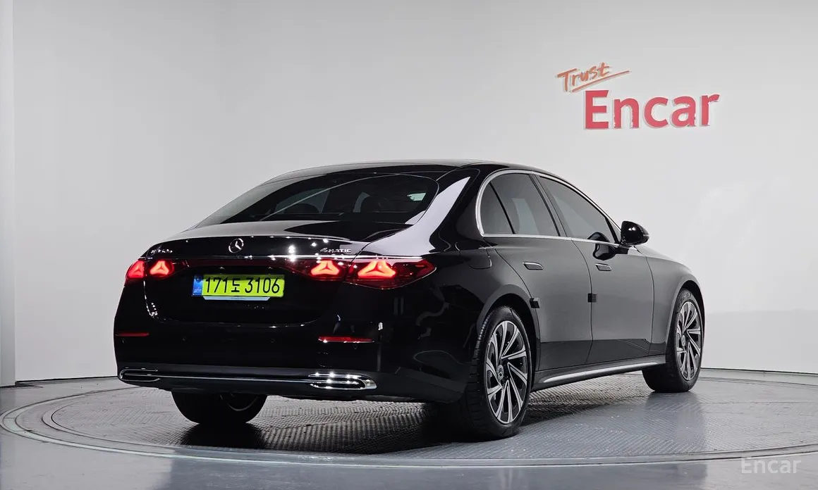 Фото 2 - Mercedes-Benz E-Class