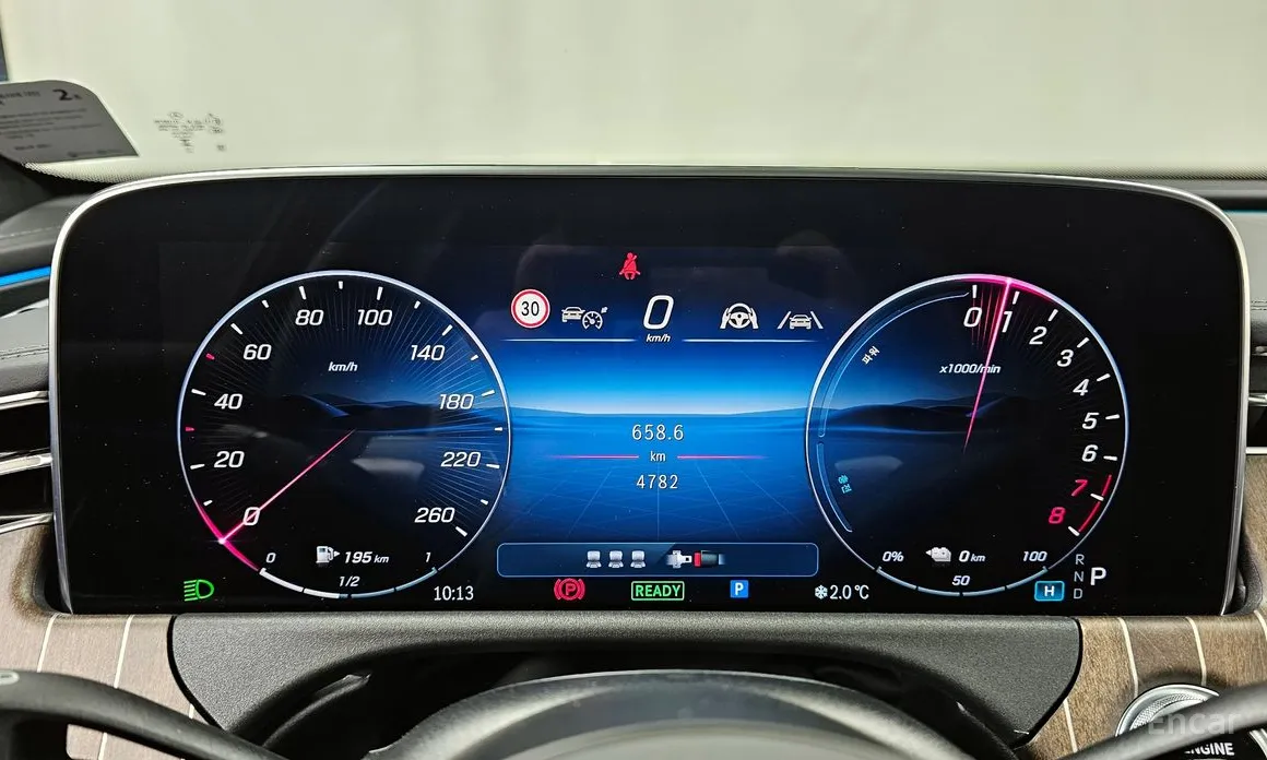 Фото 8 - Mercedes-Benz E-Class