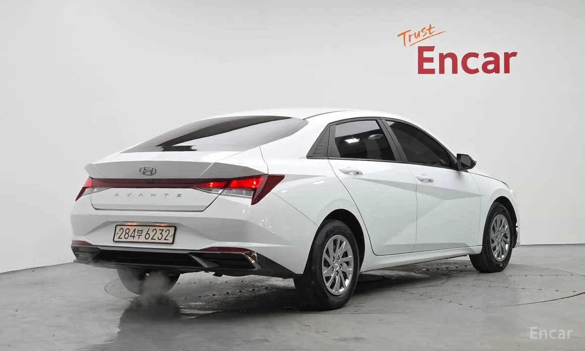 Фото 2 - Hyundai Avante