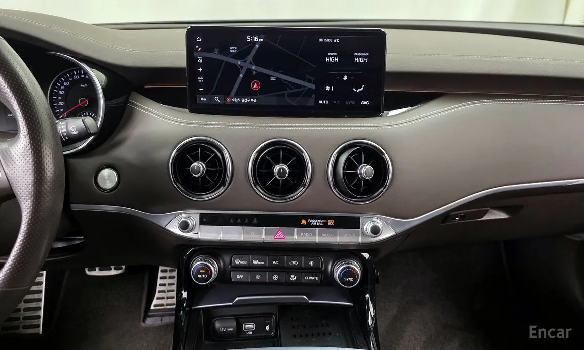 Фото 10 - Kia Stinger