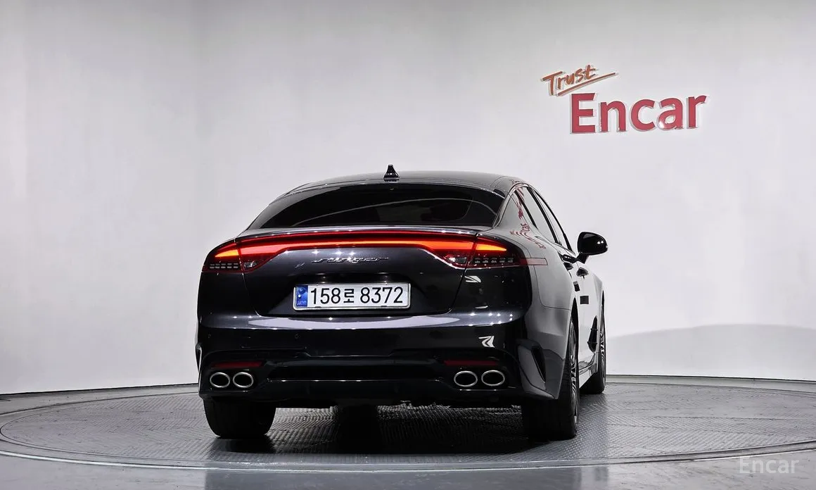 Фото 4 - Kia Stinger