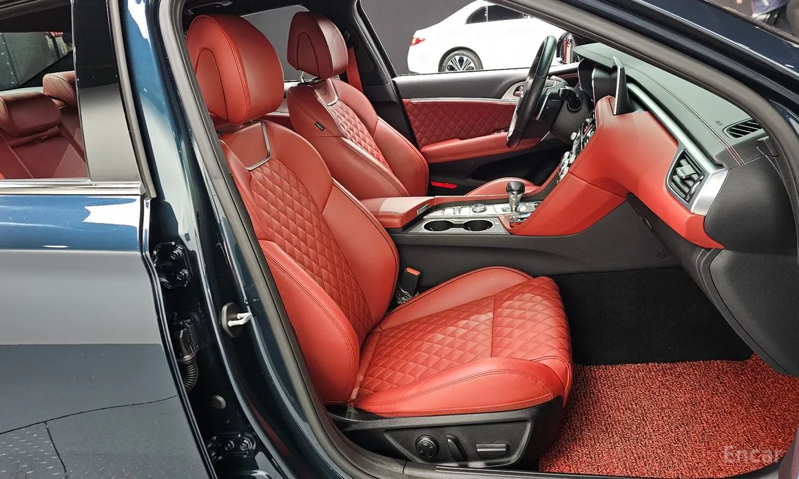Photo 10 - Genesis G70