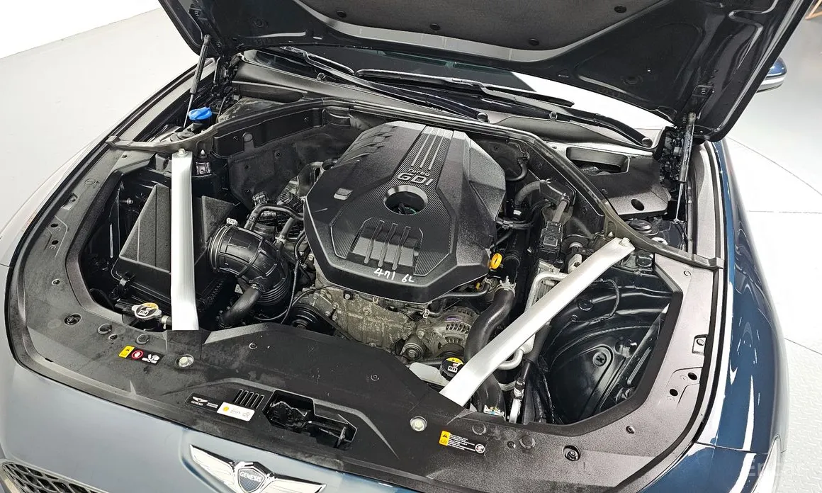 Photo 6 - Genesis G70
