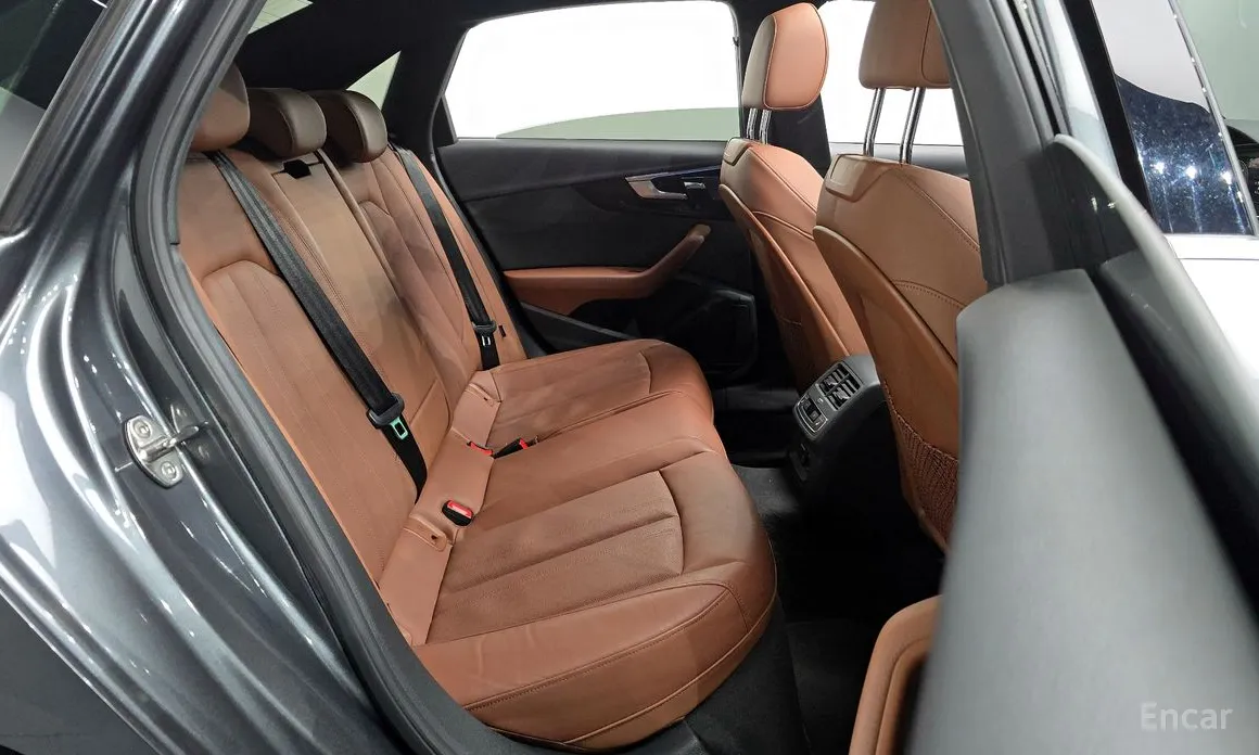 Фото 12 - Audi A4