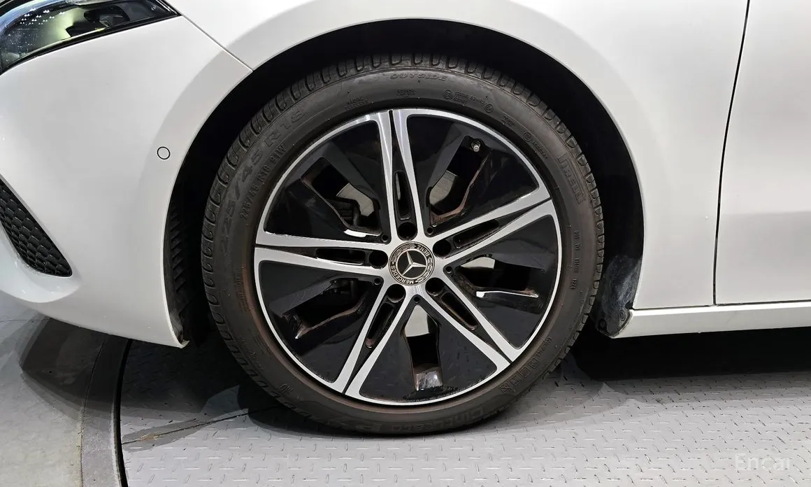 Фото 5 - Mercedes-Benz A-Class