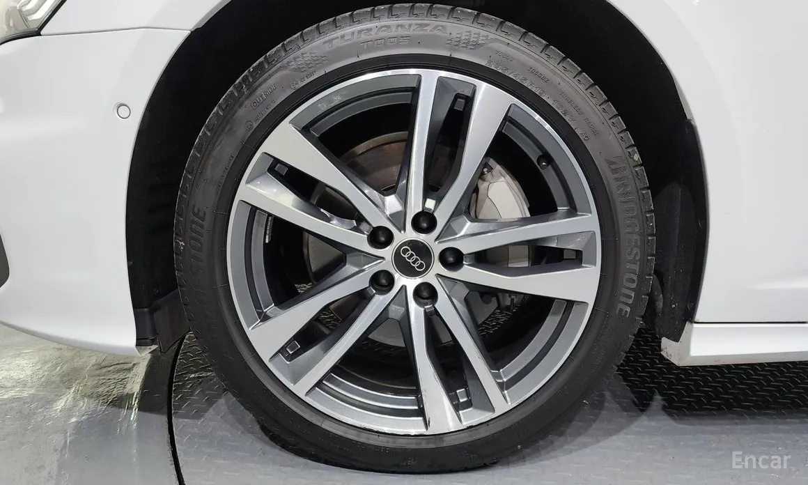 Фото 5 - Audi A6