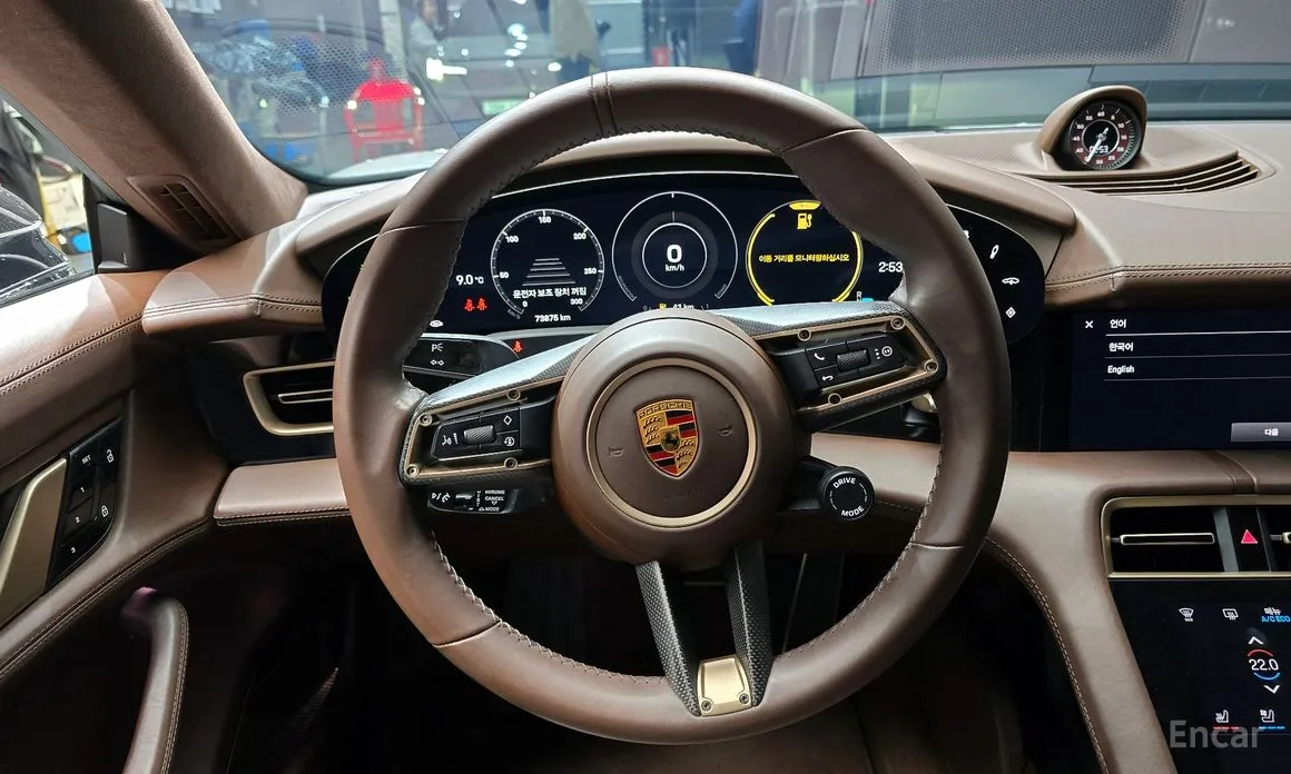 Фото 13 - Porsche Taycan