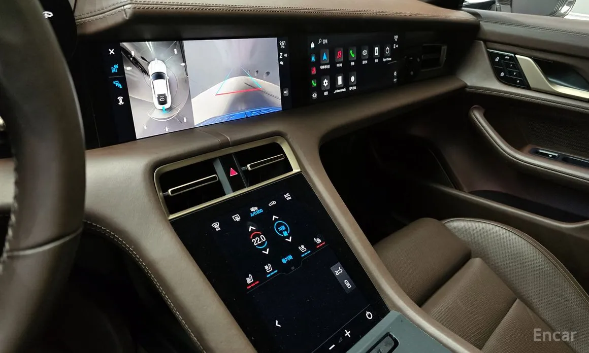 Фото 15 - Porsche Taycan