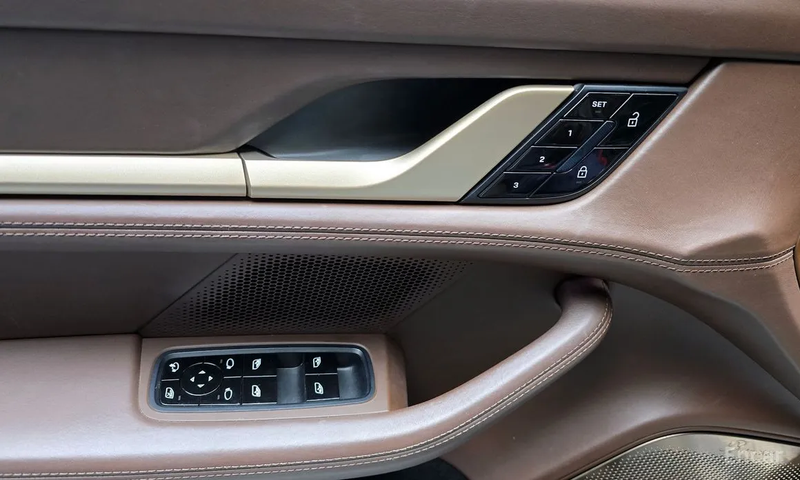 Фото 17 - Porsche Taycan