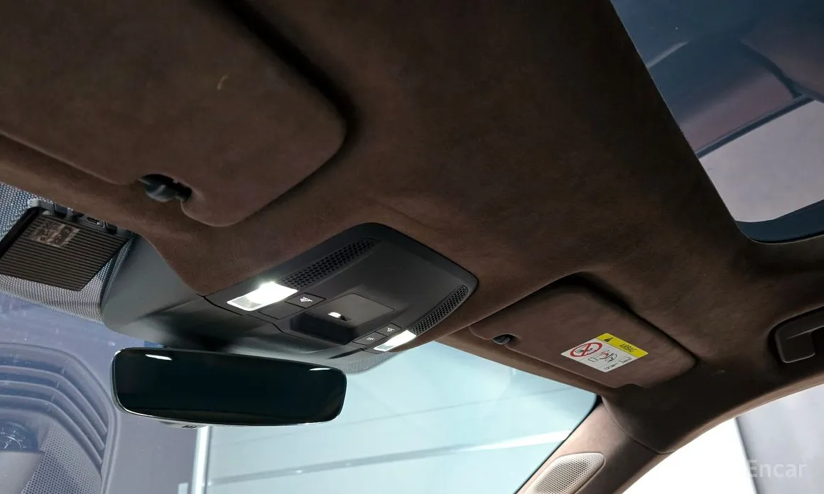 Фото 19 - Porsche Taycan