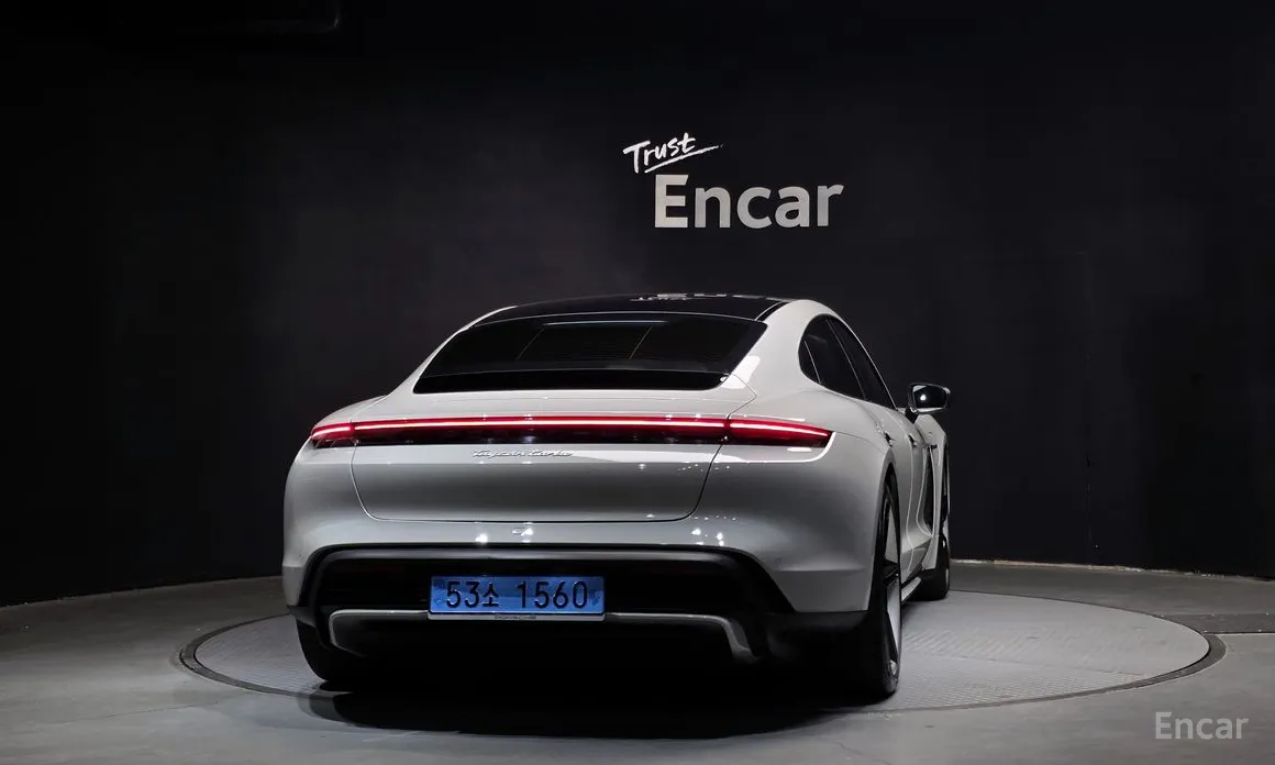 Фото 4 - Porsche Taycan