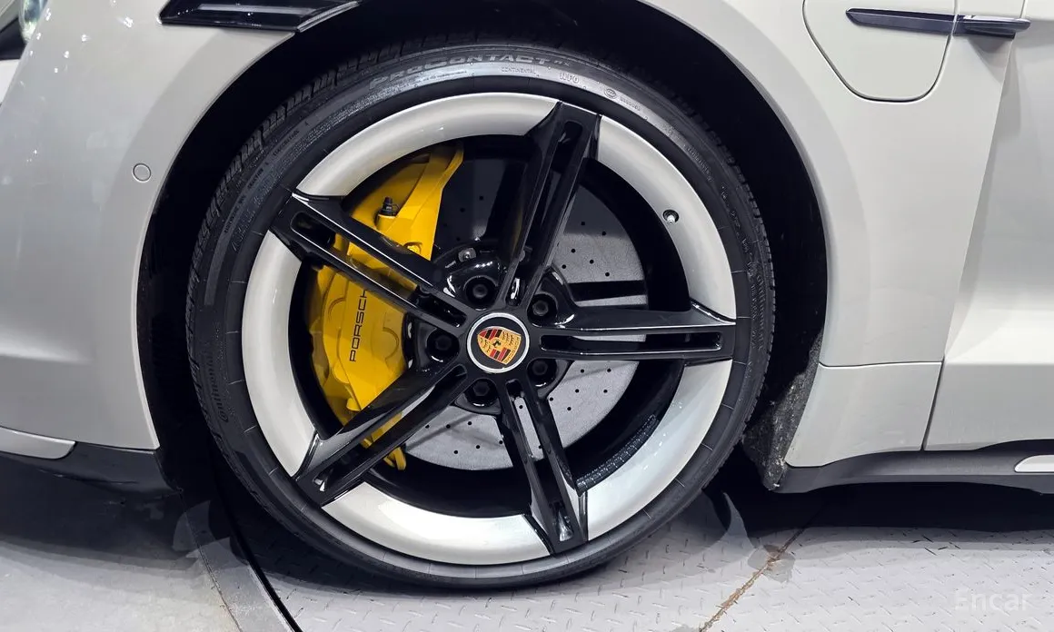 Фото 5 - Porsche Taycan