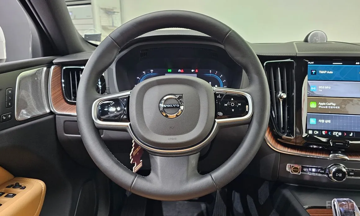 Фото 13 - Volvo XC60