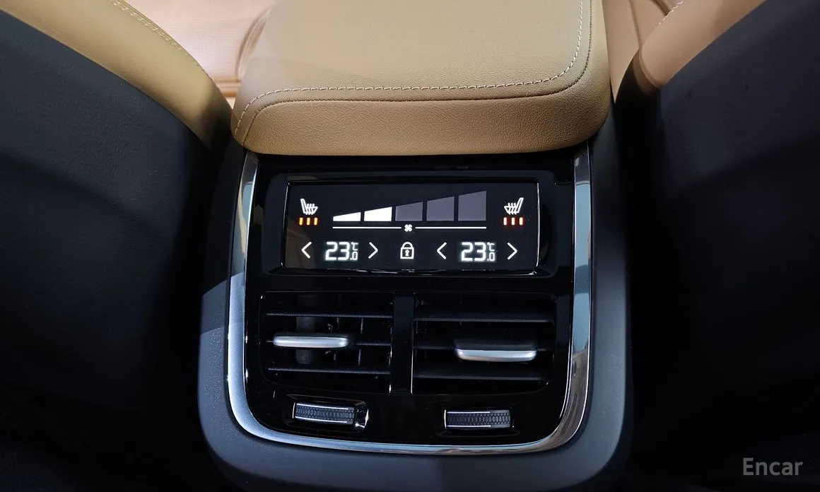 Фото 18 - Volvo XC60