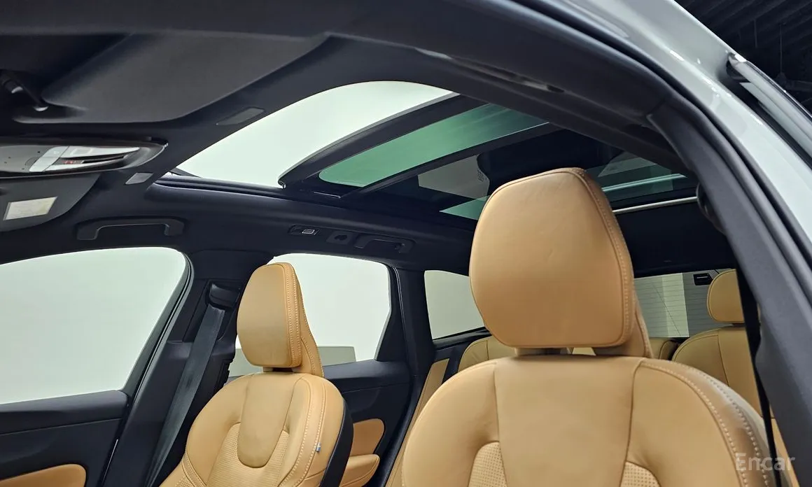 Фото 19 - Volvo XC60