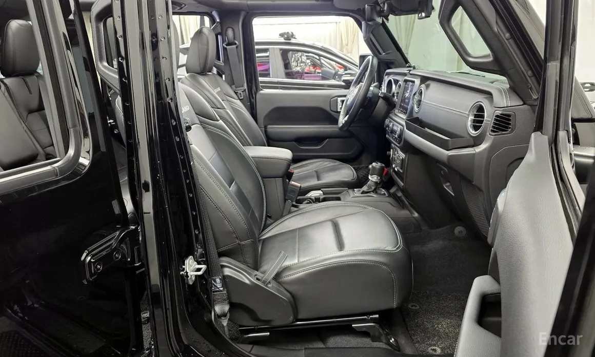 Фото 11 - Jeep Wrangler