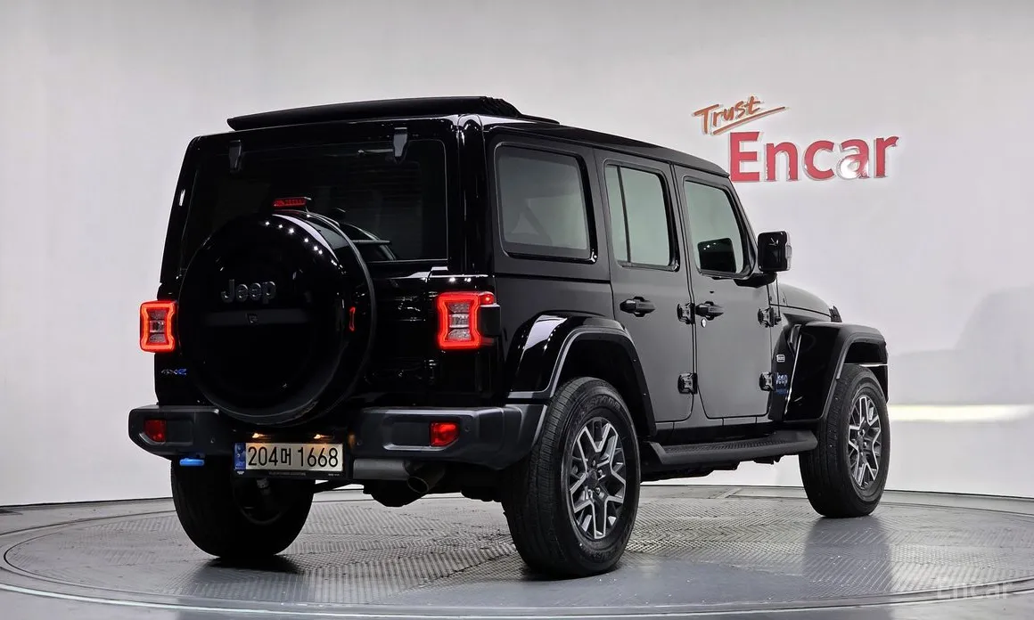 Фото 2 - Jeep Wrangler